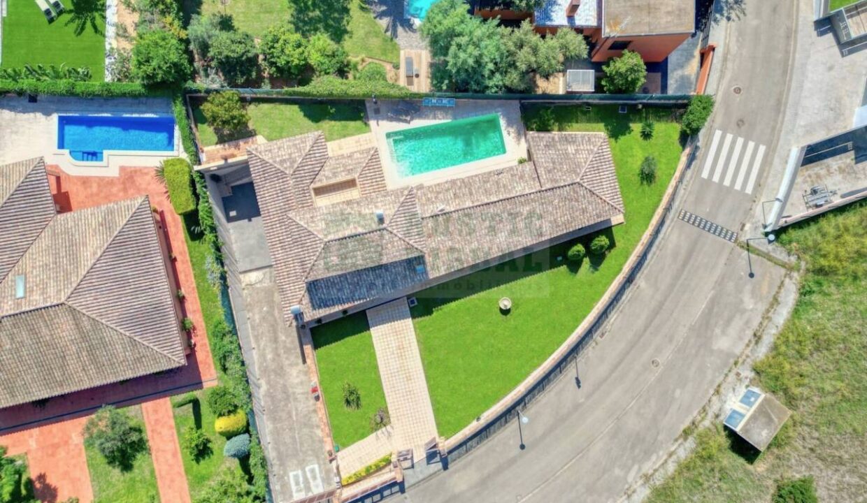 995275_59190696719_024f035b-68bd-494d-888b-465c0a0b556f