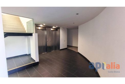 995275_59217857101_d6f5bf94-06dd-4bb5-8cc3-b6189919568c