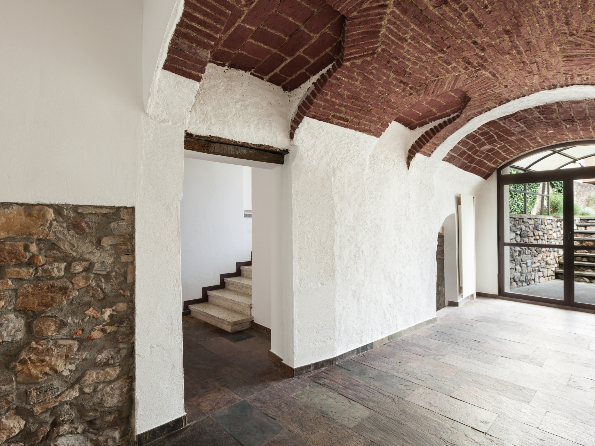 Consejos profesionales para preparar una casa rústica o masía antes de vender o alquilar en el Empordà