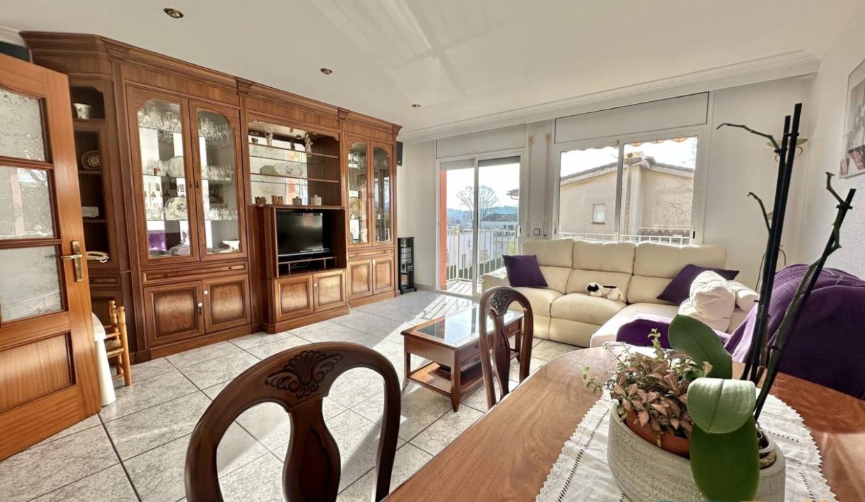 995275_63374958032_ce1b146f-498d-4497-b9ce-8e459648184f