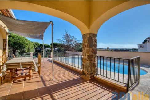 995275_63410154823_aa60f881-4e00-441f-9cbd-dc20bc633f1c