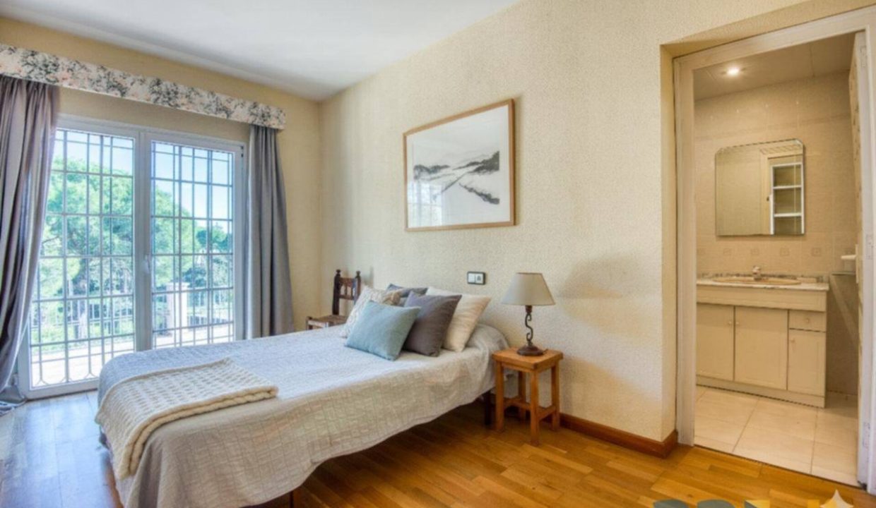 995275_63410154823_d87e6643-1322-40bf-8cc5-1fa09a5c1350