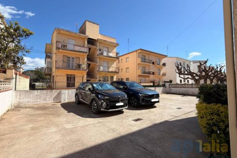 995275_63418537946_c6543010-5f6d-42cc-9a24-848e11a57b7a