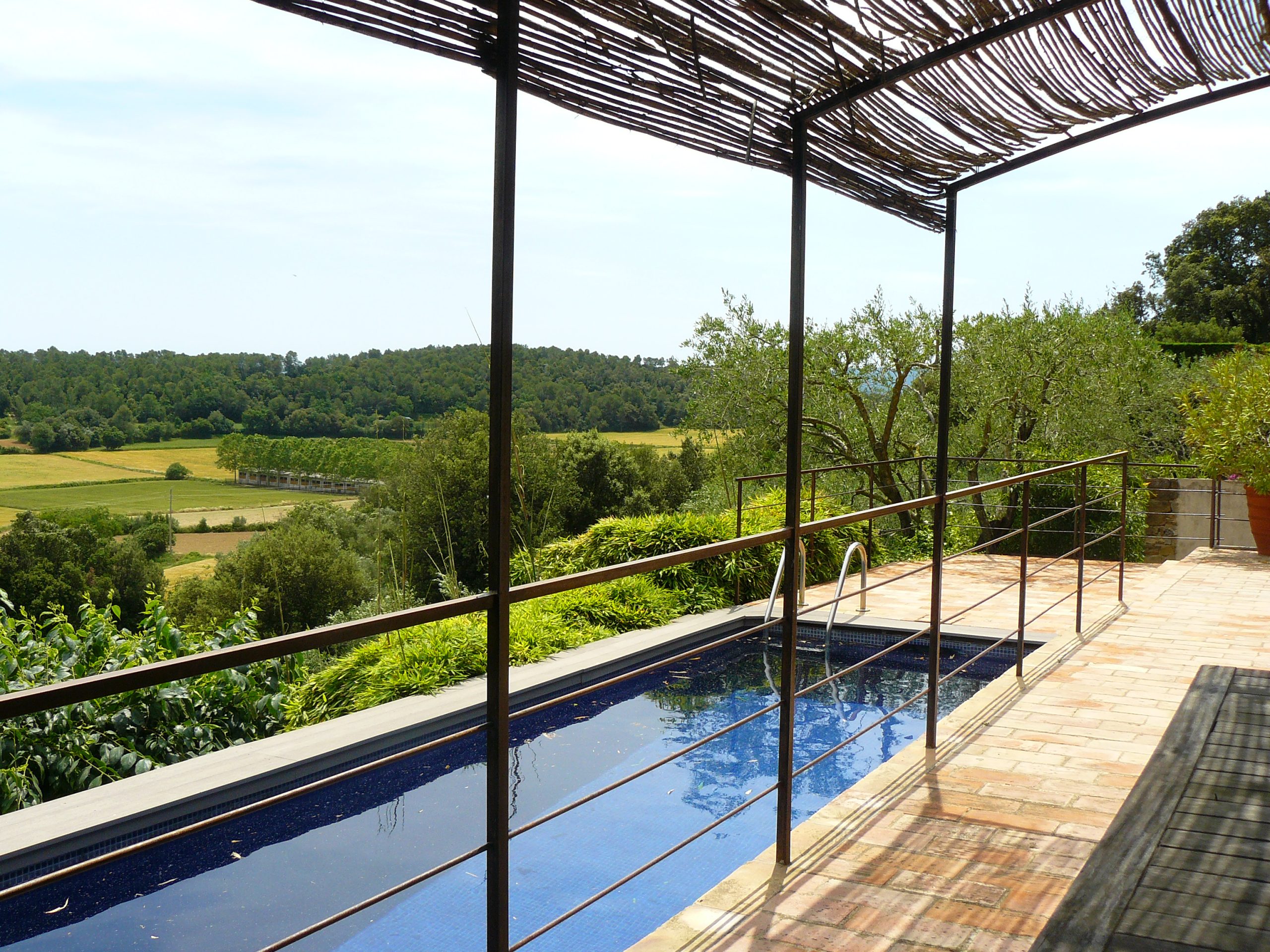 Casa rústica de vacaciones con jardín y piscina en madremanya - girona